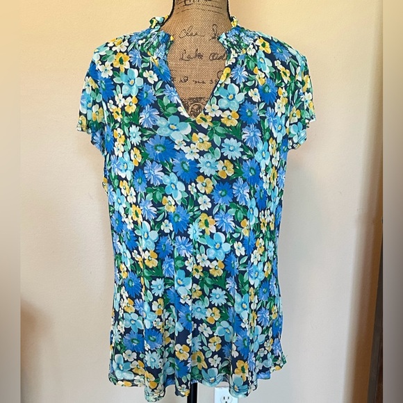Lovely floral blouse-New with tag! - Picture 1 of 2